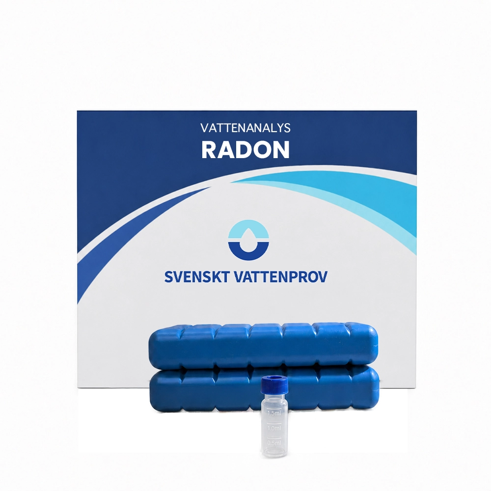 Vattenanalys Radon – provkit med provflaska, kylklampar och Svenskt Vattenprov-kartong för analys av radonhalten i dricksvatten
